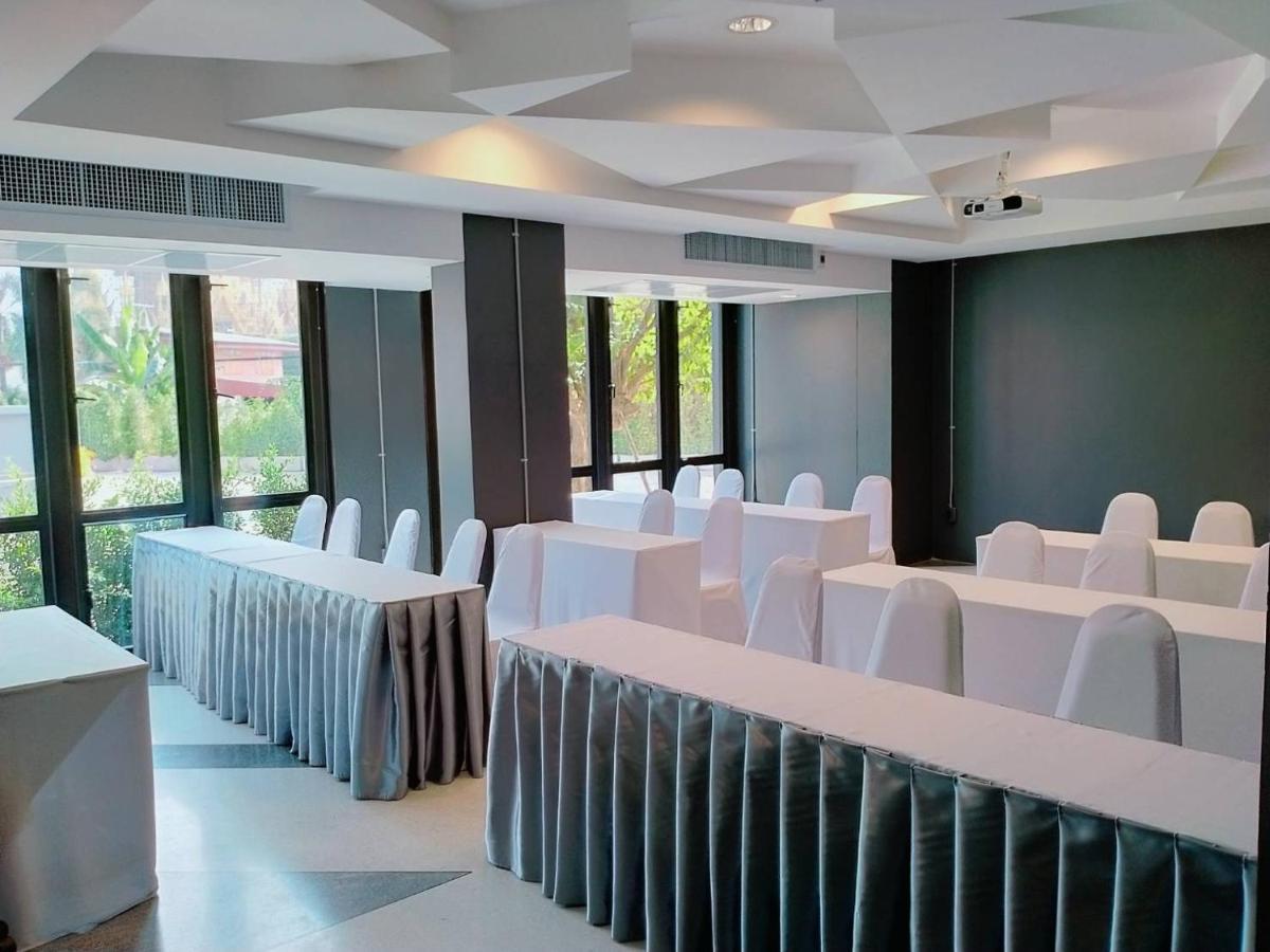 Ou Hotel Phitsanulok Exteriér fotografie